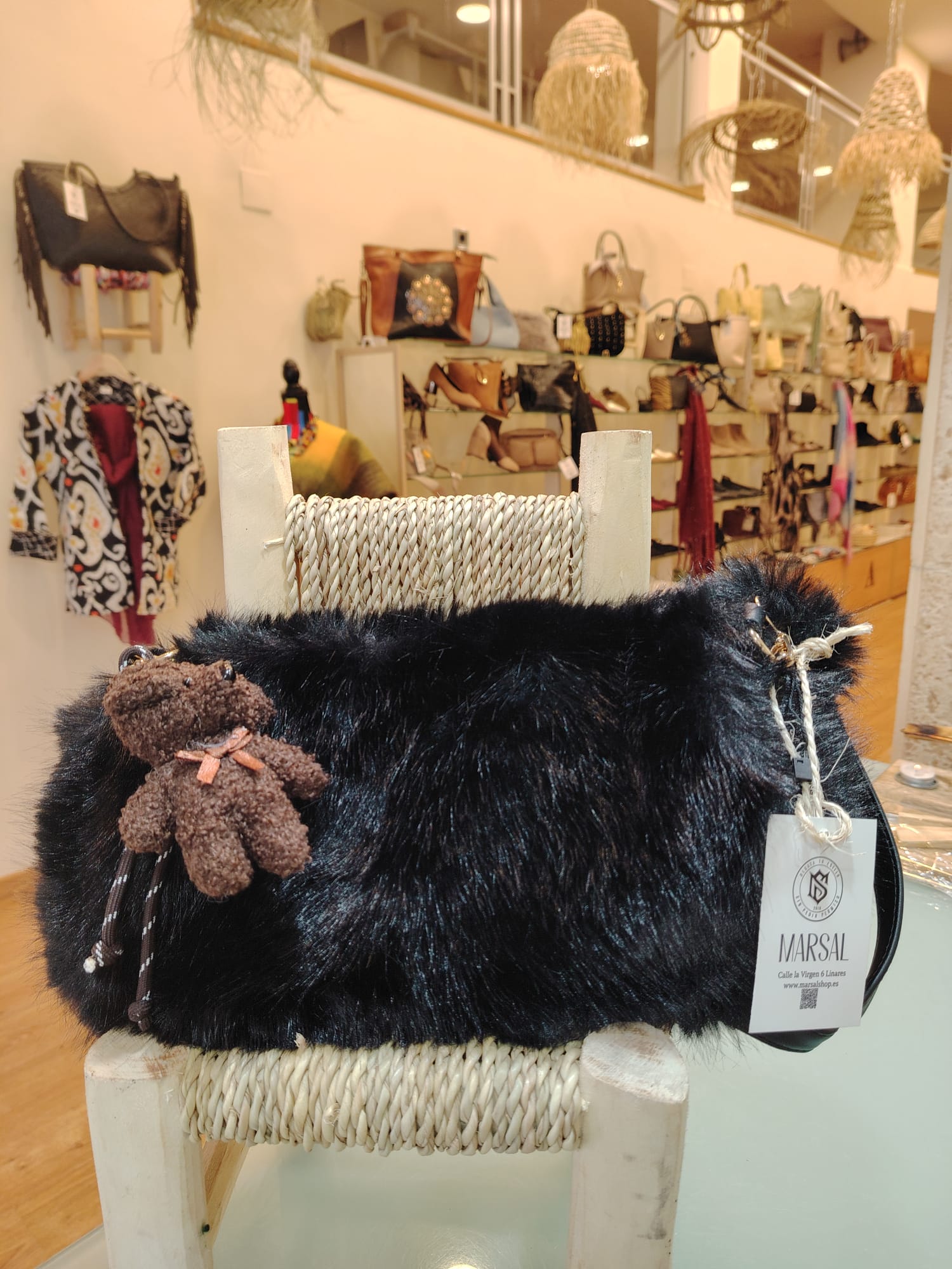 Bolso "Soft Teddy" – Estilo y Suavidad para tu Día a Día - Imagen 2