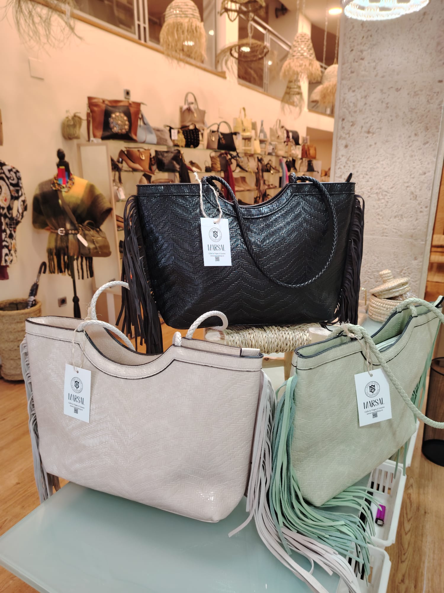 Maxi Bolso Shopper "Arizona" – Textura Espiga y Flecos Boho - Imagen 5