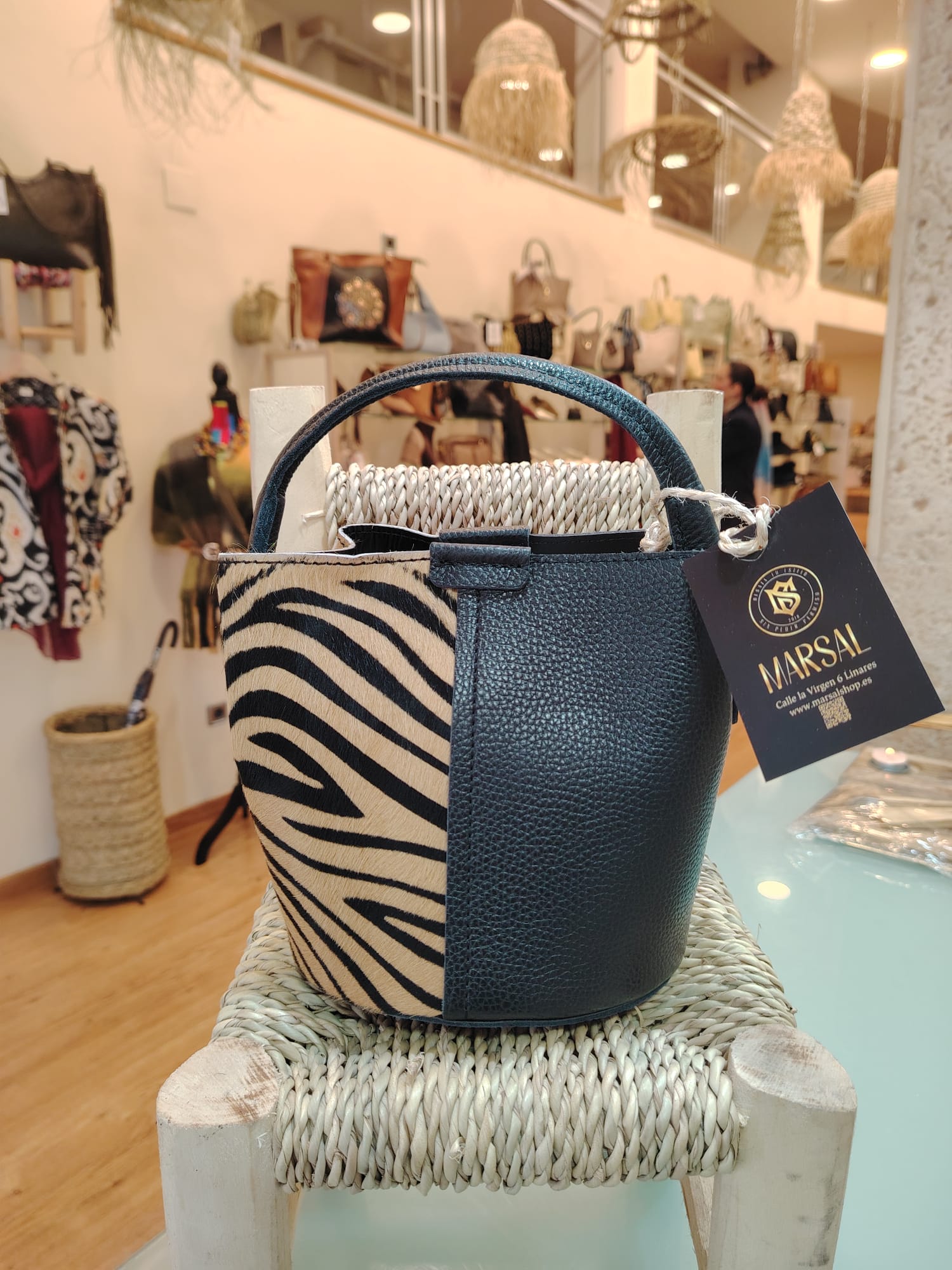 Bolso Bombonera "Animal Instinct" en Piel Natural - Imagen 2