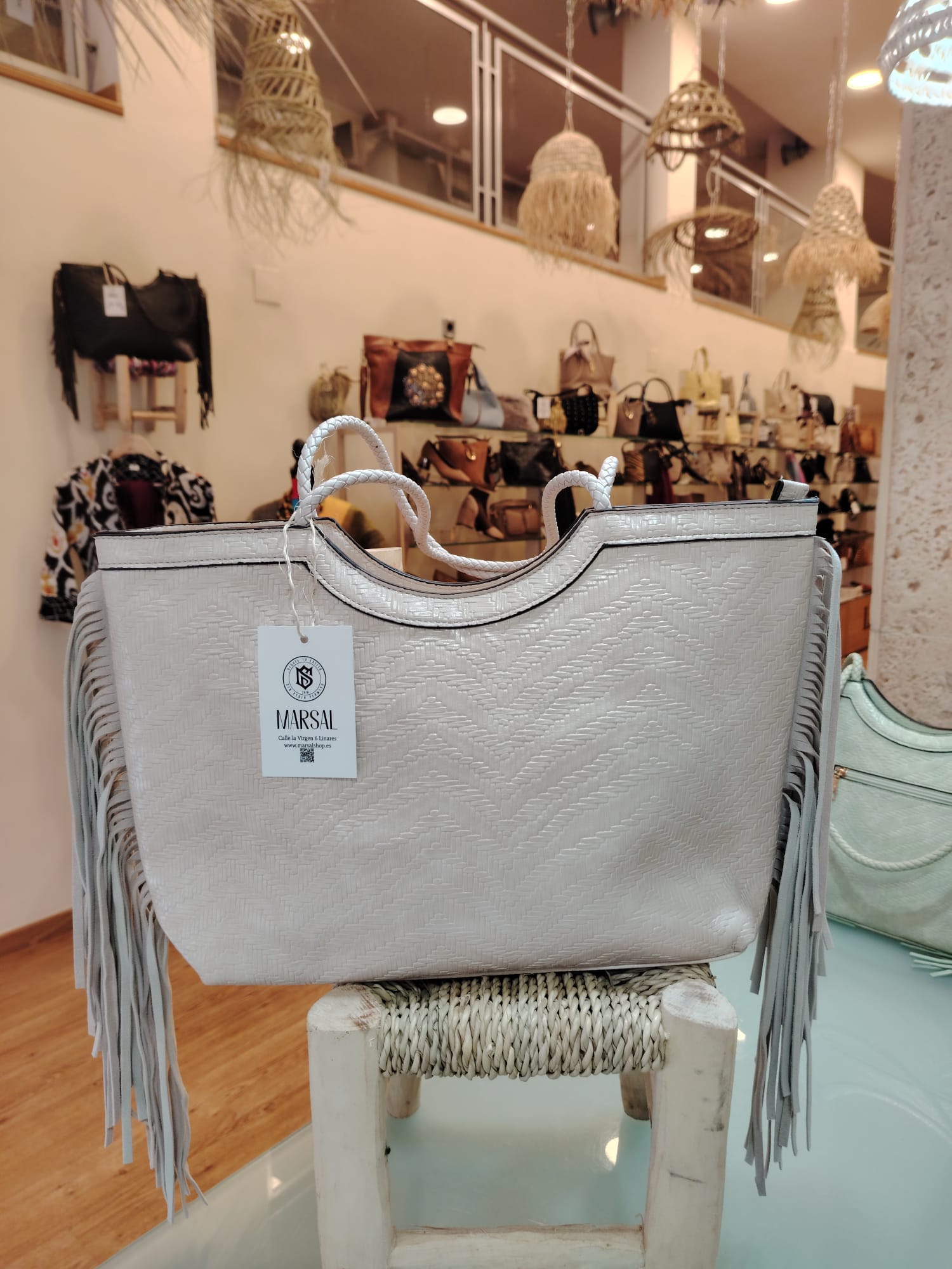 Maxi Bolso Shopper "Arizona" – Textura Espiga y Flecos Boho - Imagen 2